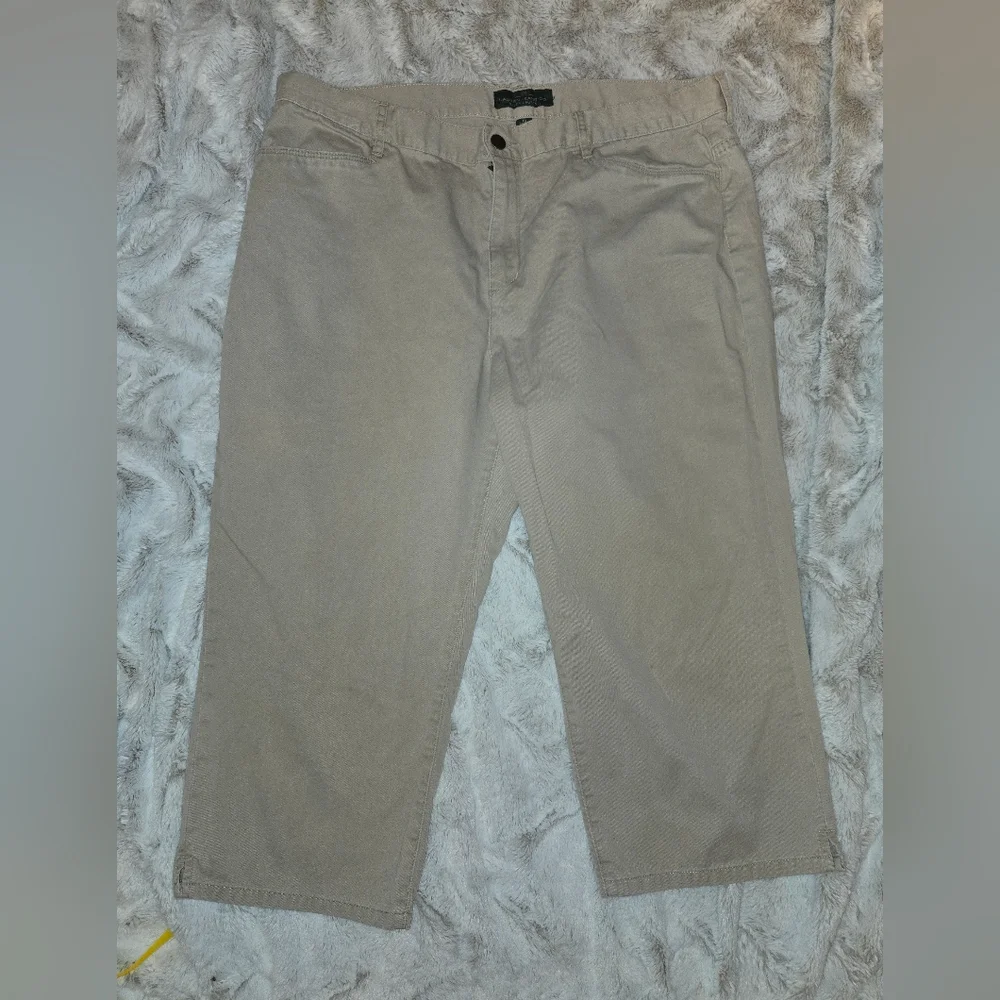 Lauren Ralph Lauren Tan Khaki Cropped Pants | Size 14 | Mid-Calf - Picture 9 of 10